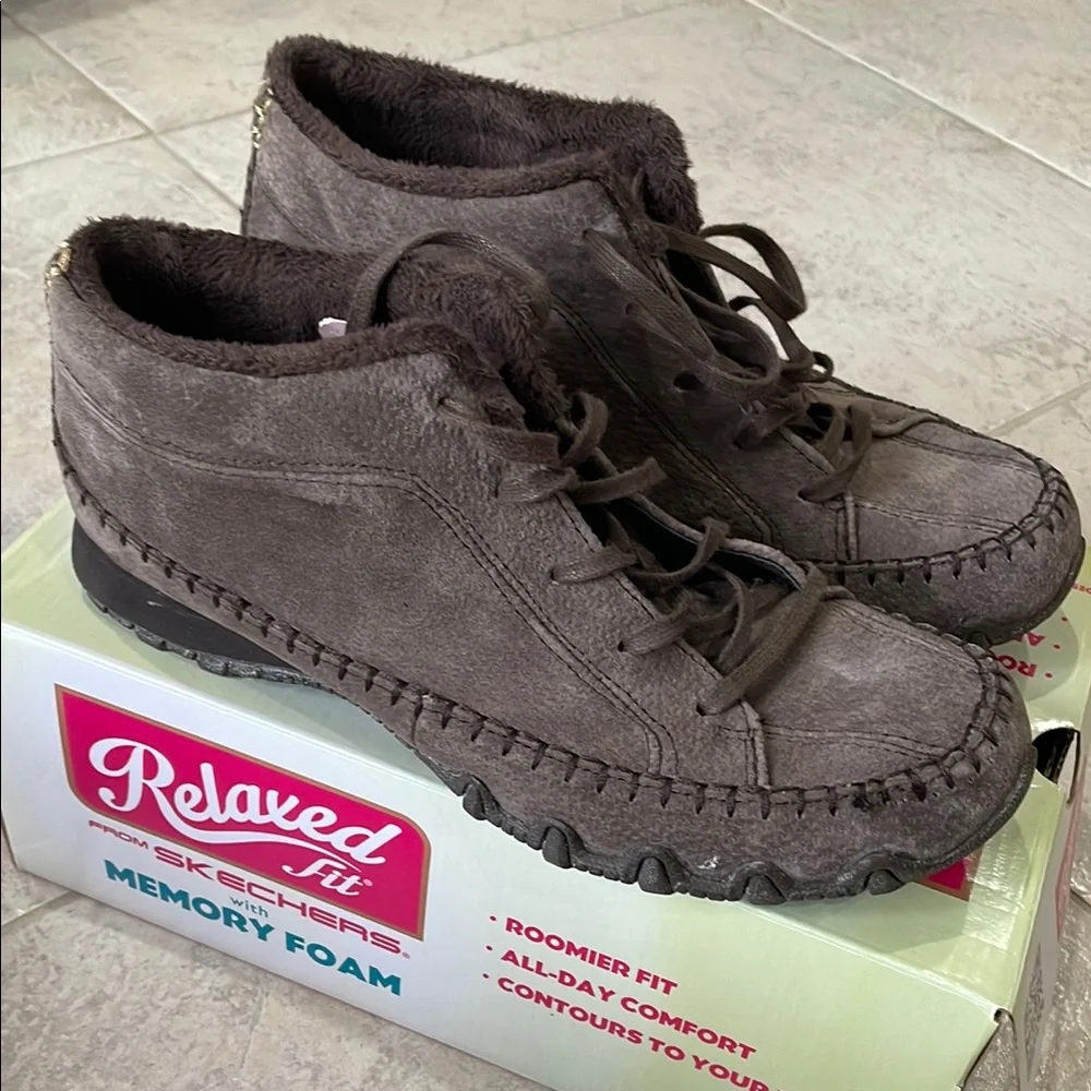 Skechers Brown Ankle Boots with Suede Finish - Picture 4 of 7